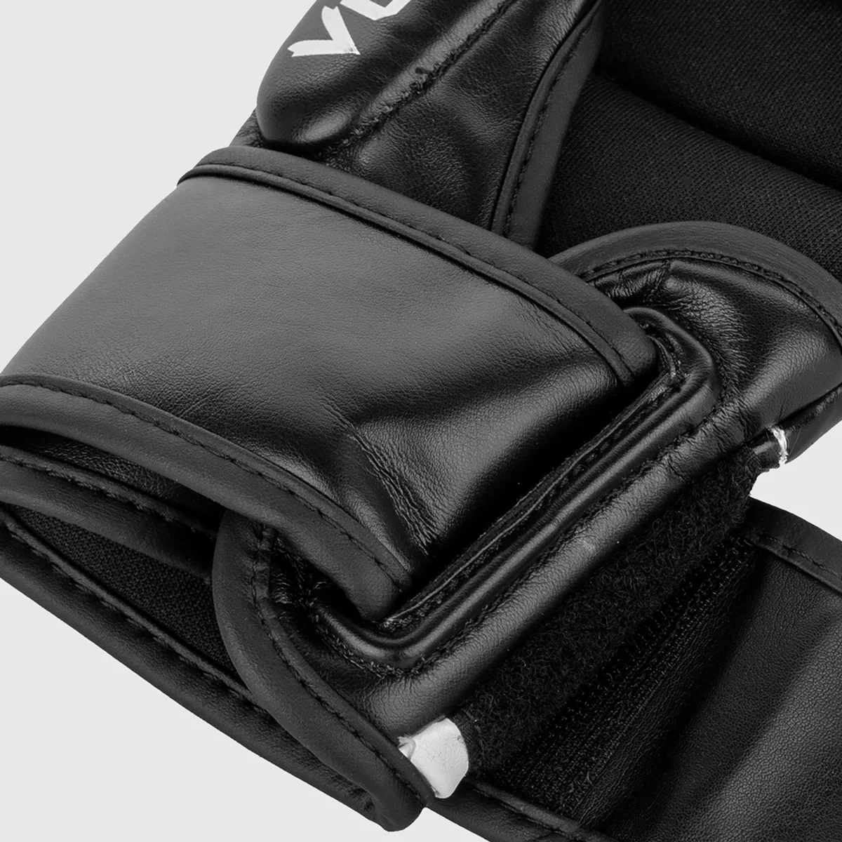 Luvas MMA 7 Oz Venum Challenger 3.0 - Image 5