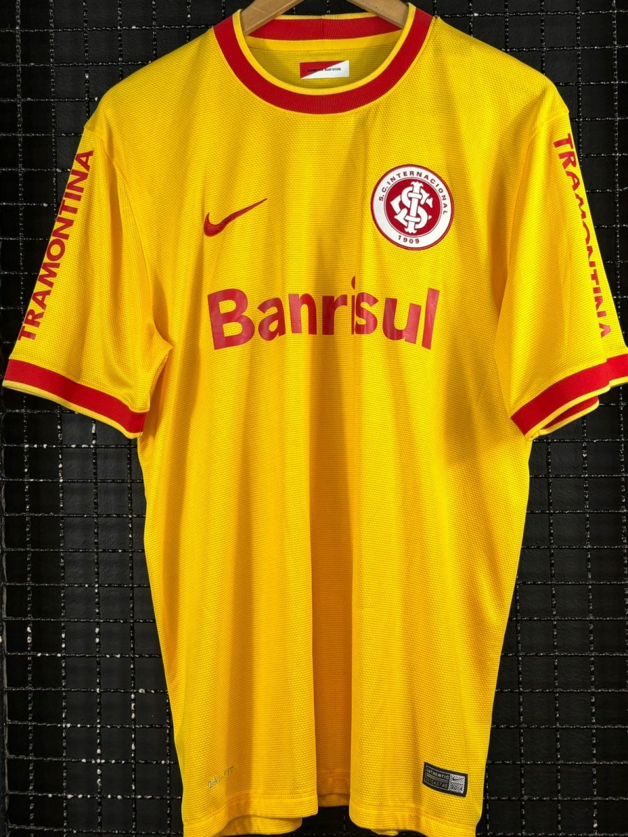 Camisas Internacional Nike 2014 Wellington Paulista Autografada amarela